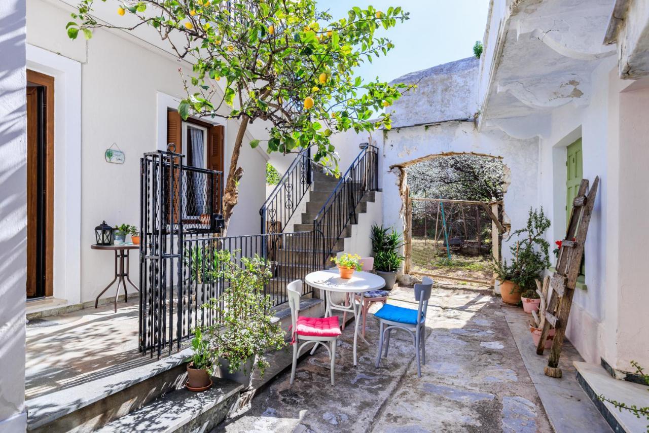 Petradi Town Apartment Skopelos Extérieur photo