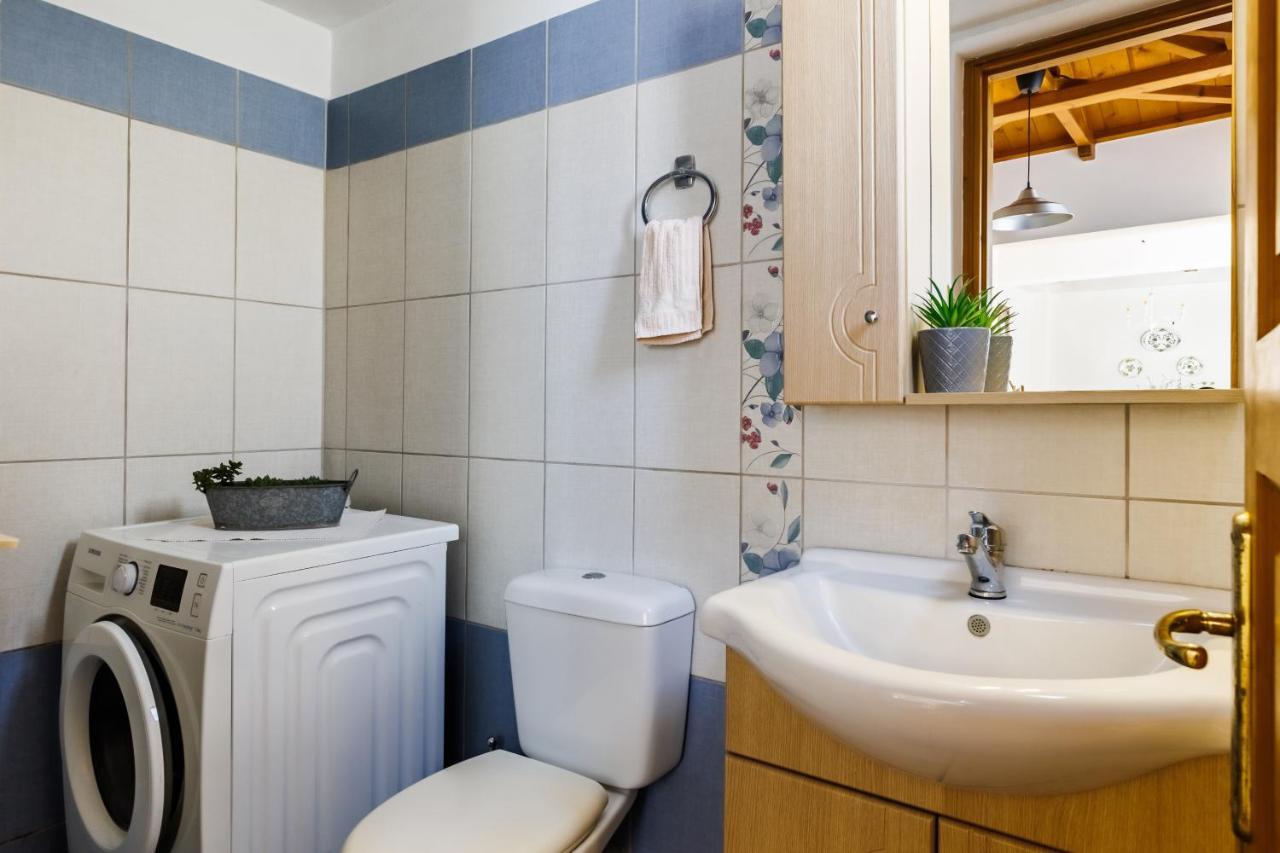 Petradi Town Apartment Skopelos Extérieur photo